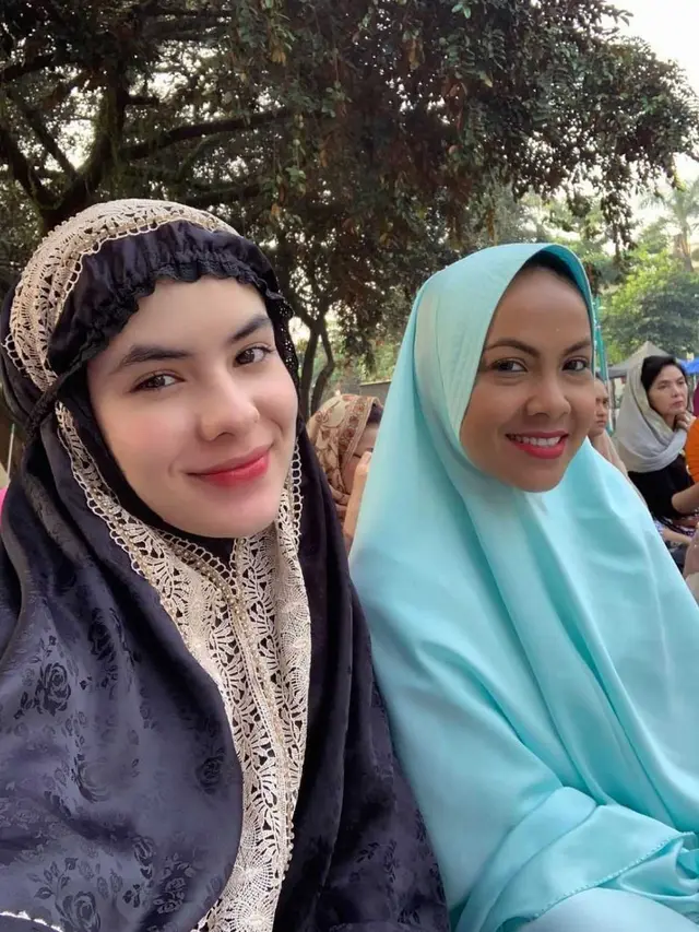 6 Potret Steffi Zamora saat Tampil Berhijab, Bikin Pangling