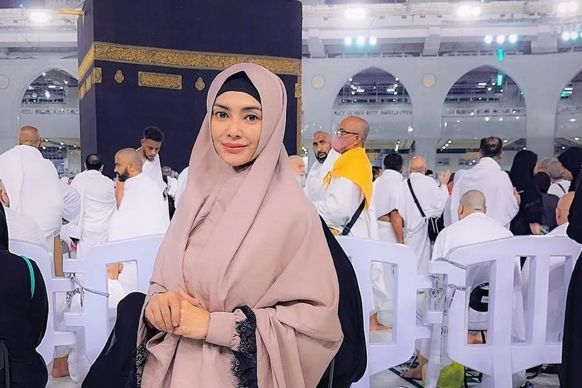 Masayu Anastasia berhijab