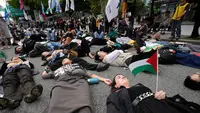 Aktivis Pro-Palestina Berbaring di Jalan dalam Aksi Die-In di Seoul