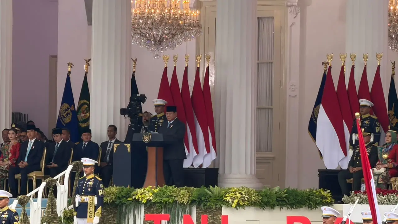 Presiden Prabowo Subianto melantik 1.177 perwira lulusan Angkatan Militer (Akmil) dan Akademi Kepolisian (Akpol).