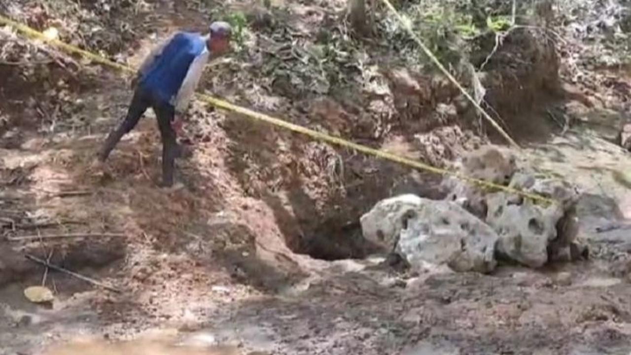 Lubang Misterius di Blitar Isap Air Sungai hingga Kering