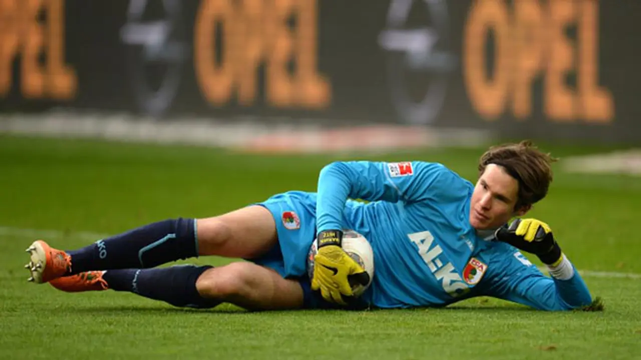 Penyelamatan Krusial Menit Akhir Kiper Augsburg