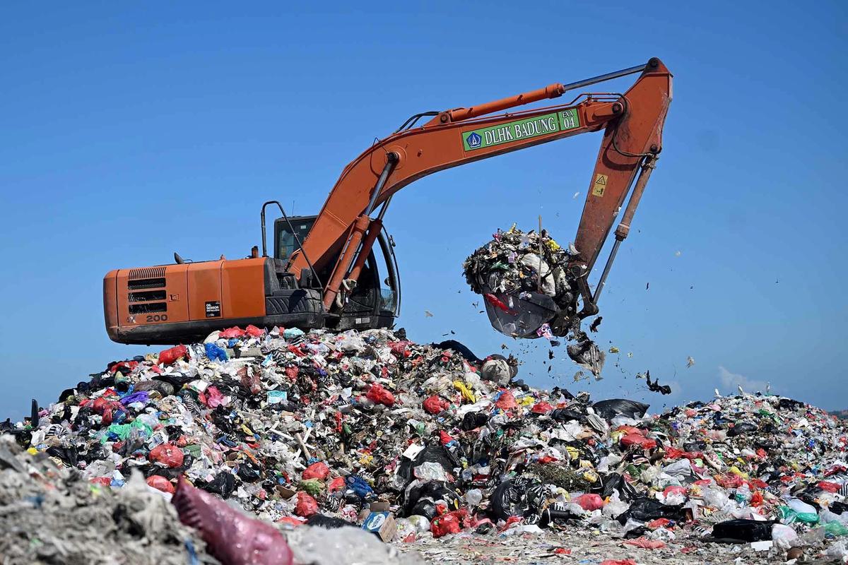 FOTO: TPA Suwung Kembali Dibuka Sementara