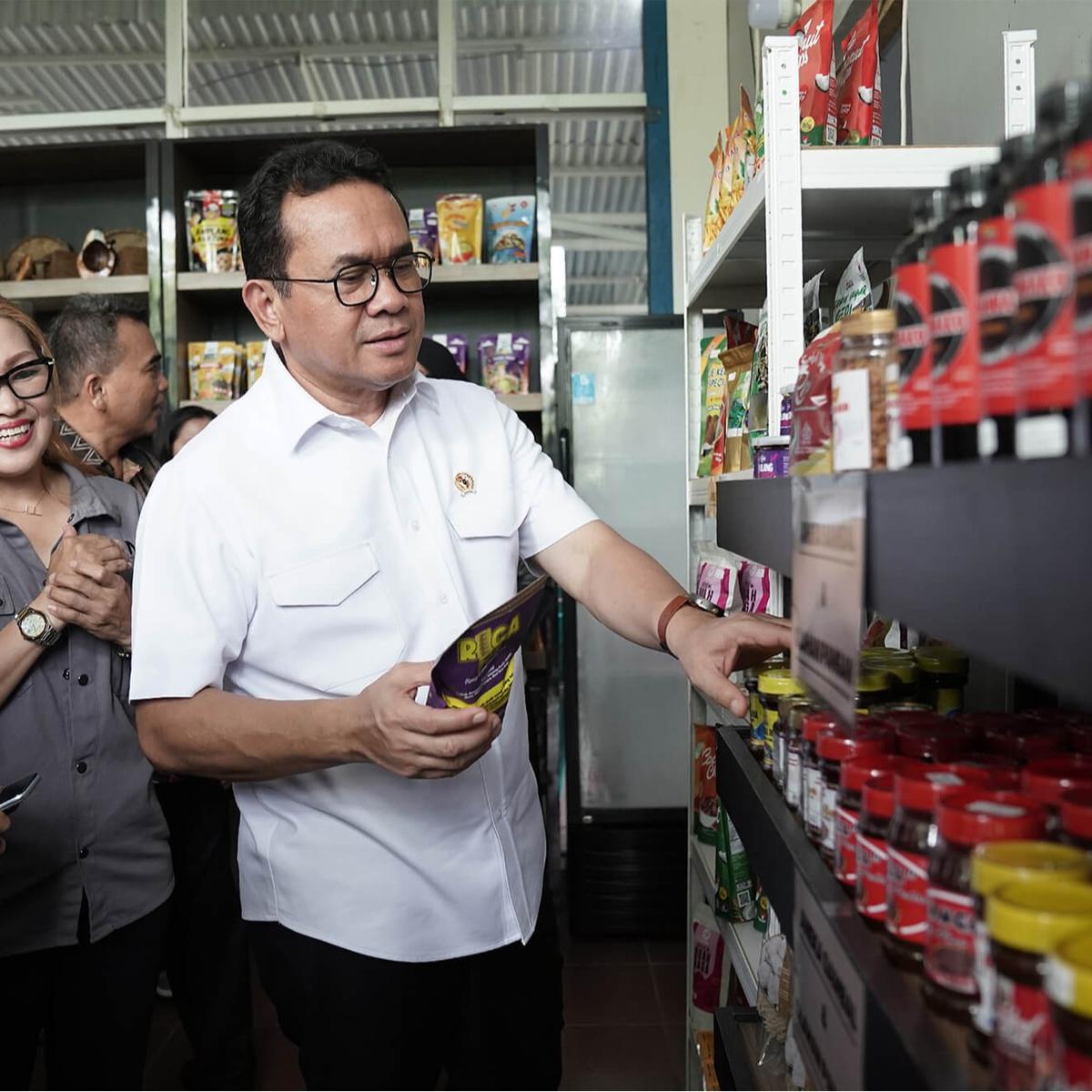 Mendag Kunjungi UMKM Gerai Waesa di Manado