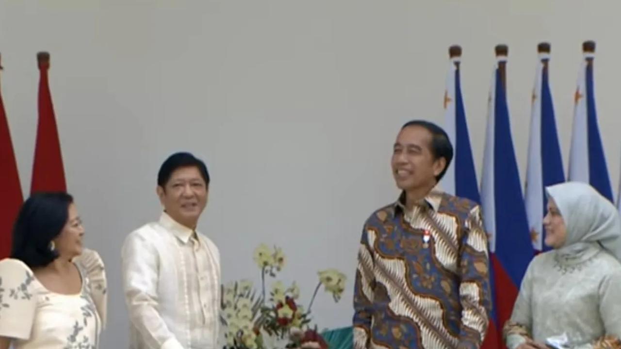 "Pengembangan energi baru terbarukan terutama energi surya, air, angin, panas bumi, dan arus laut, serta pengembangan biodiesel, bioethanol, dan bioaftur juga makin luas," tuturnya.&nbsp;