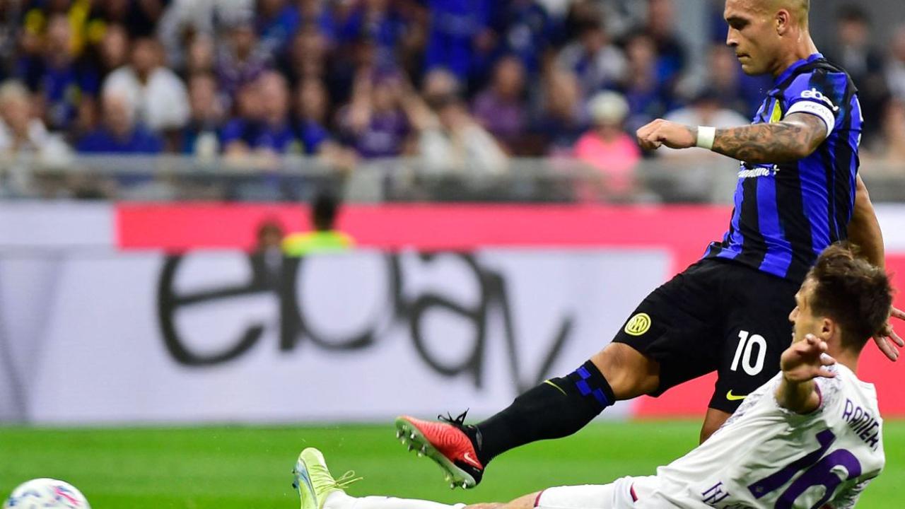 Inter Milan sukses melumat Fiorentina dengan mudah di laga pekan ketiga Serie A 2023/2024 di Giuseppe Meazza, Minggu (3/9/2023).<br><br>Kesuksesan mencukur habis Fiorentina membuat Inter Milan naik ke posisi pertama klasemen.