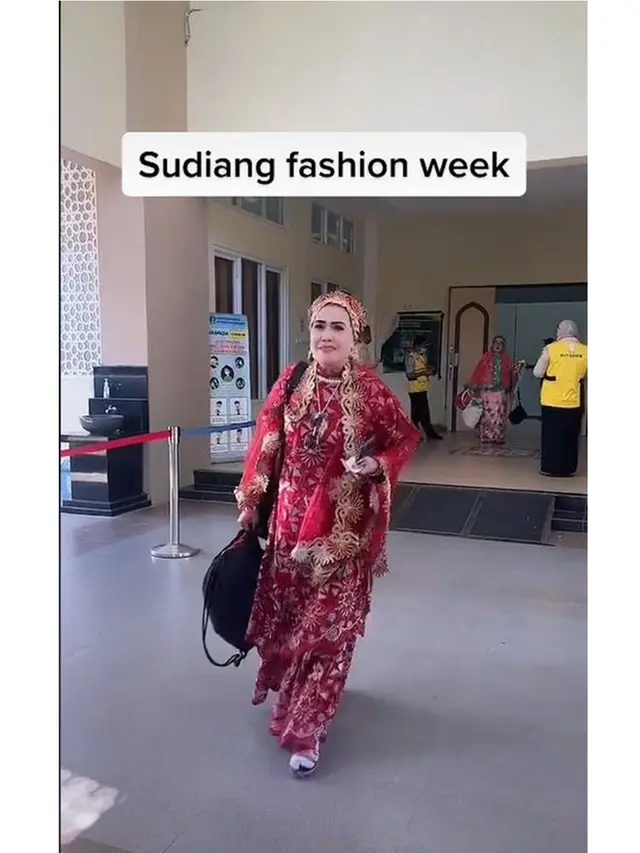 Jemaah Haji Tampil Glamor Bak Peragaan Busana, Ini 7 Potretnya yang Viral