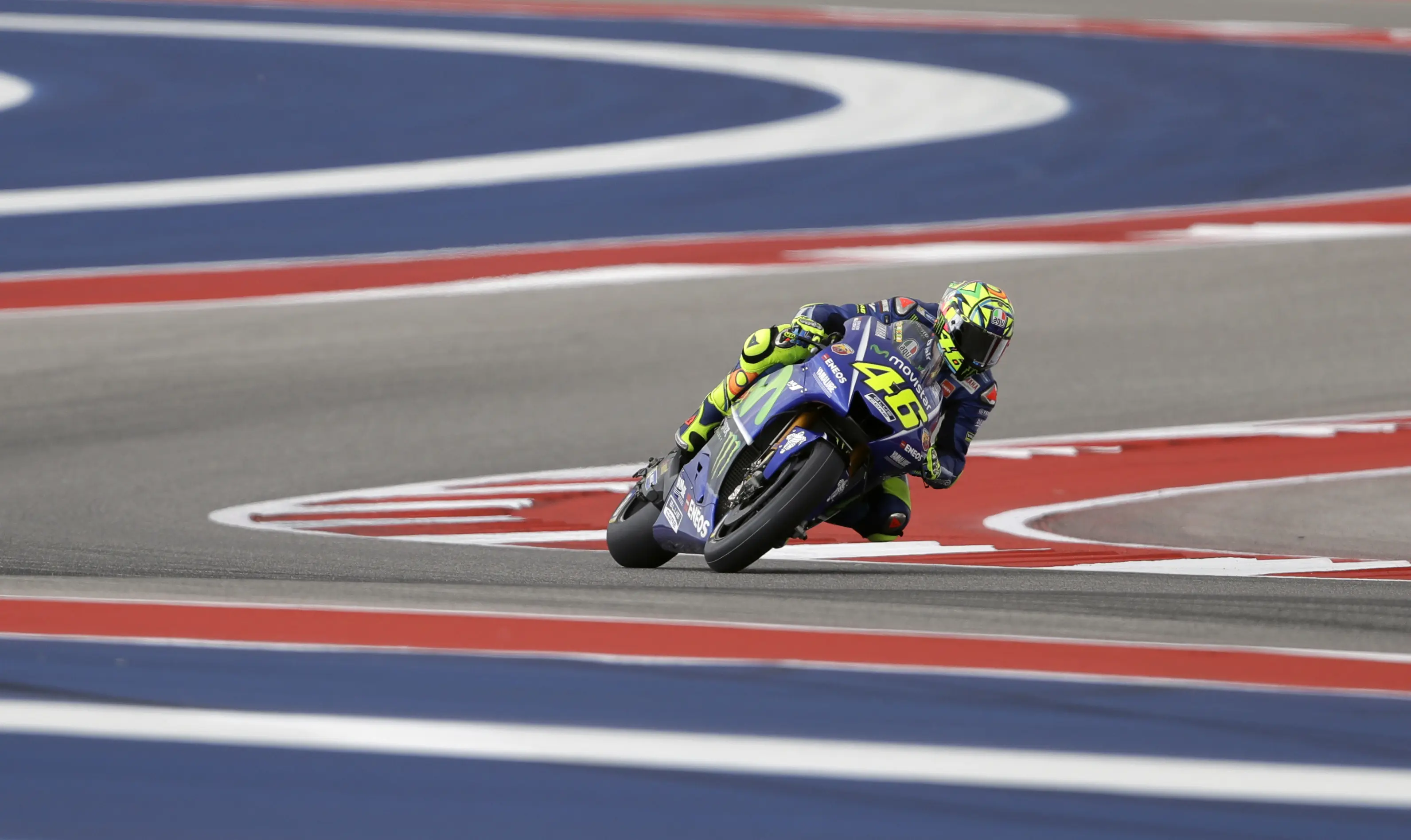 Pembalap Movistar Yamaha, Valentino Rossi memuncaki klasemen pembalap MotoGP 2017 setelah tiga seri. (JUAN MABROMATA / AFP)