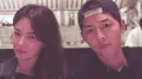 Lewat akun instagram milik Kyo122, Hye Kyo memamerkan foto kemesraan Song-Song couple. Para netizen pun gemas dan memuji jika mereka memiliki chemsitry yang begitu kuat diluar film. (viainstagram@kyo1122/Bintang.com)
