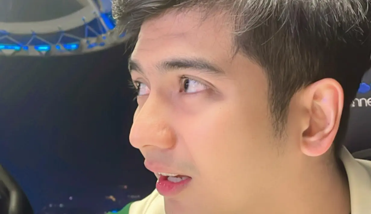 Ria Ricis yang iseng mengunggah foto close up sang suami. (Foto: Instagram/ riaricis1795)