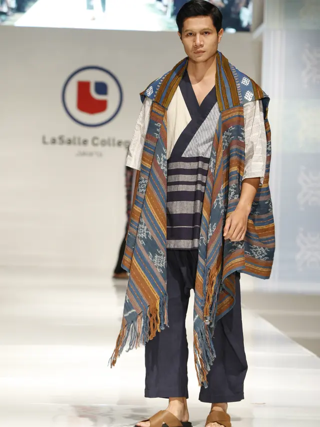 [Bintang] Tenun Flores