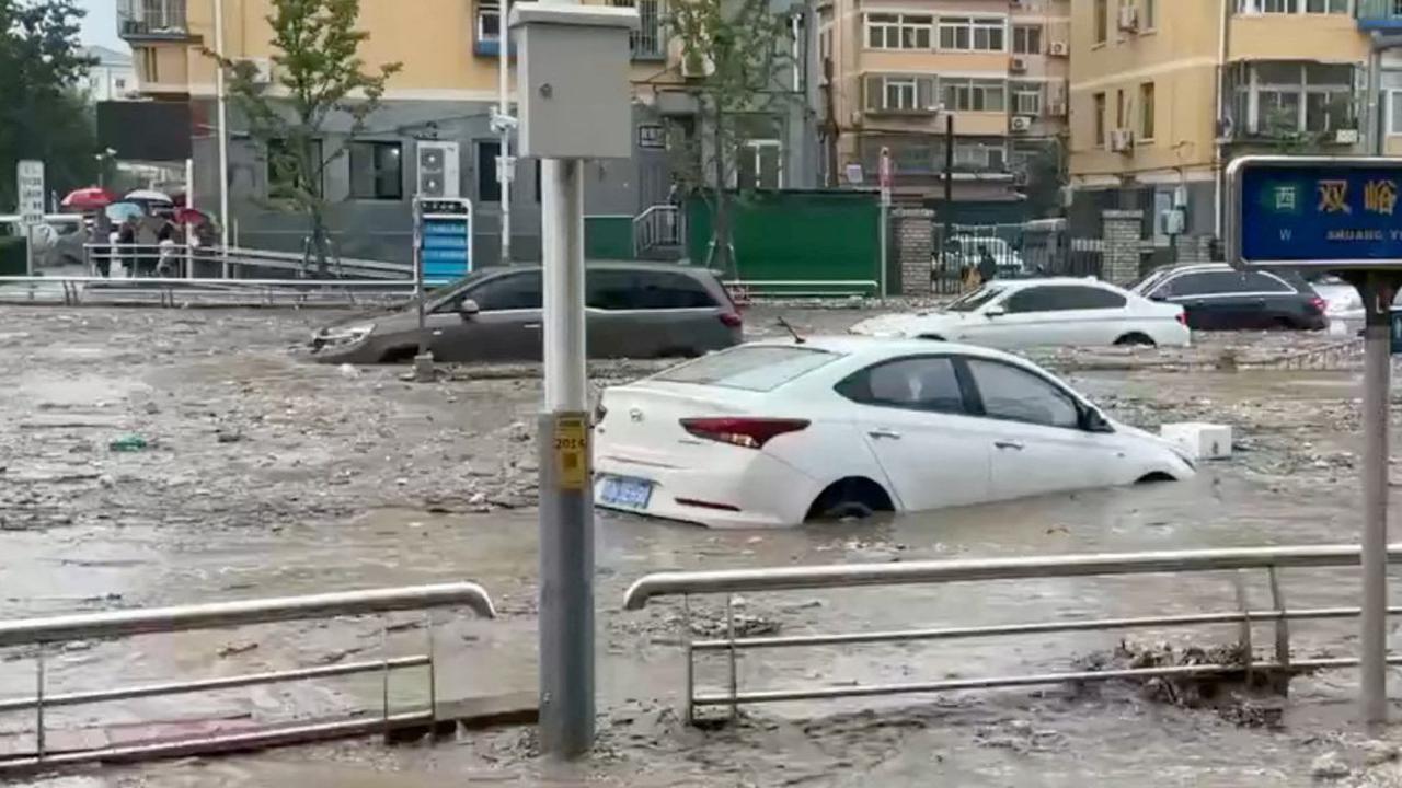 Menurut dinas cuaca Beijing pada (2/8/2023) mengatakan, badai disertai hujan lebat dan banjir yang melanda ibu kota China dalam beberapa hari terakhir ini merupakan yang terberat sejak 140 tahun yang lalu.