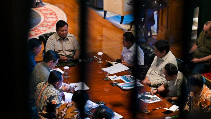 Prabowo Panggil Menteri ke Hambalang, Bahas Percepatan Penanganan Bencana dan Libur Akhir Tahun