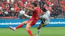 Pesepak bola Persib Bandung Balsa Sekulic berduel dengan pemain Persija Jakarta pada pertandingan BRI Super League 2026/2027 di Stadion Utama Gelora Bung Karno (SUGBK), Jakarta, Sabtu (12/9/2026). Balsa Sekulic mencetak satu gol untuk Persib pada menit ke-82 dalam laga yang berakhir dengan skor 2-1 untuk kemenangan Persija. (KLY/Budy Santoso)