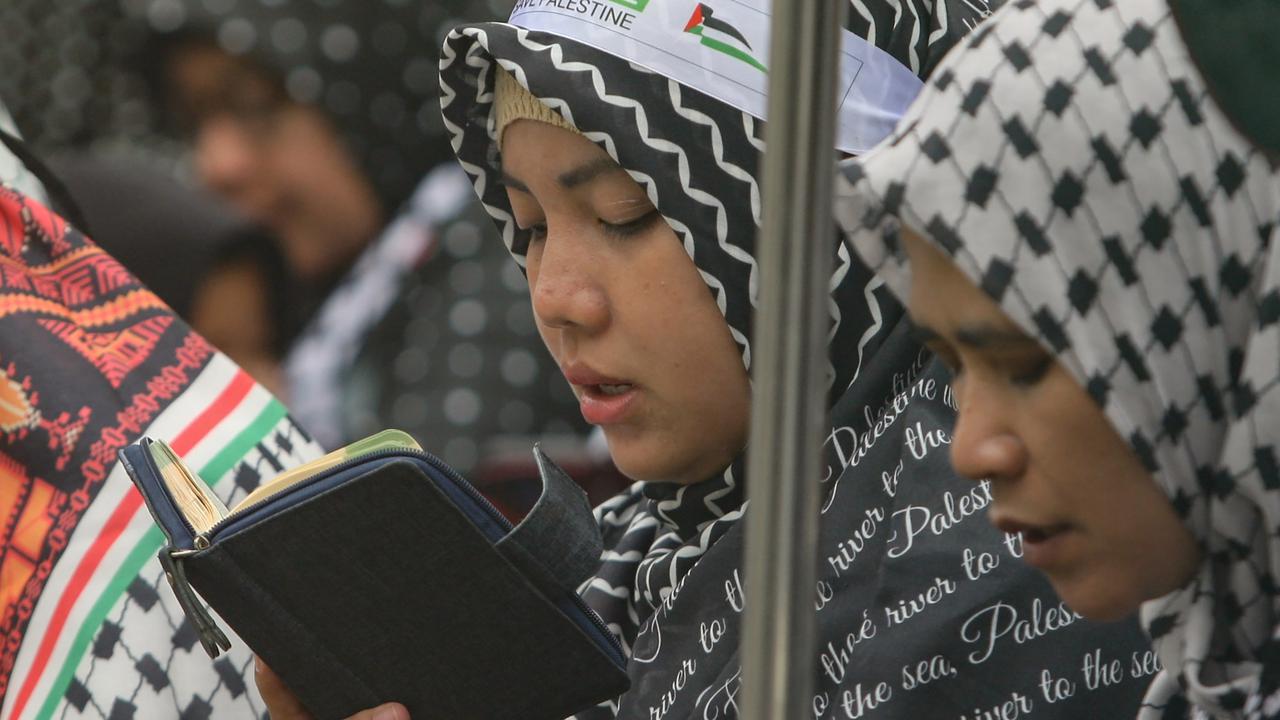 Massa bela Palestina gelar aksi di depan Kedubes Amerika Serikat
