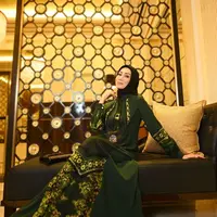Mayra Indonesia mempersembahkan 11 Gamis Batik di Hari Batik Nasional/dok. Mayra Indonesia