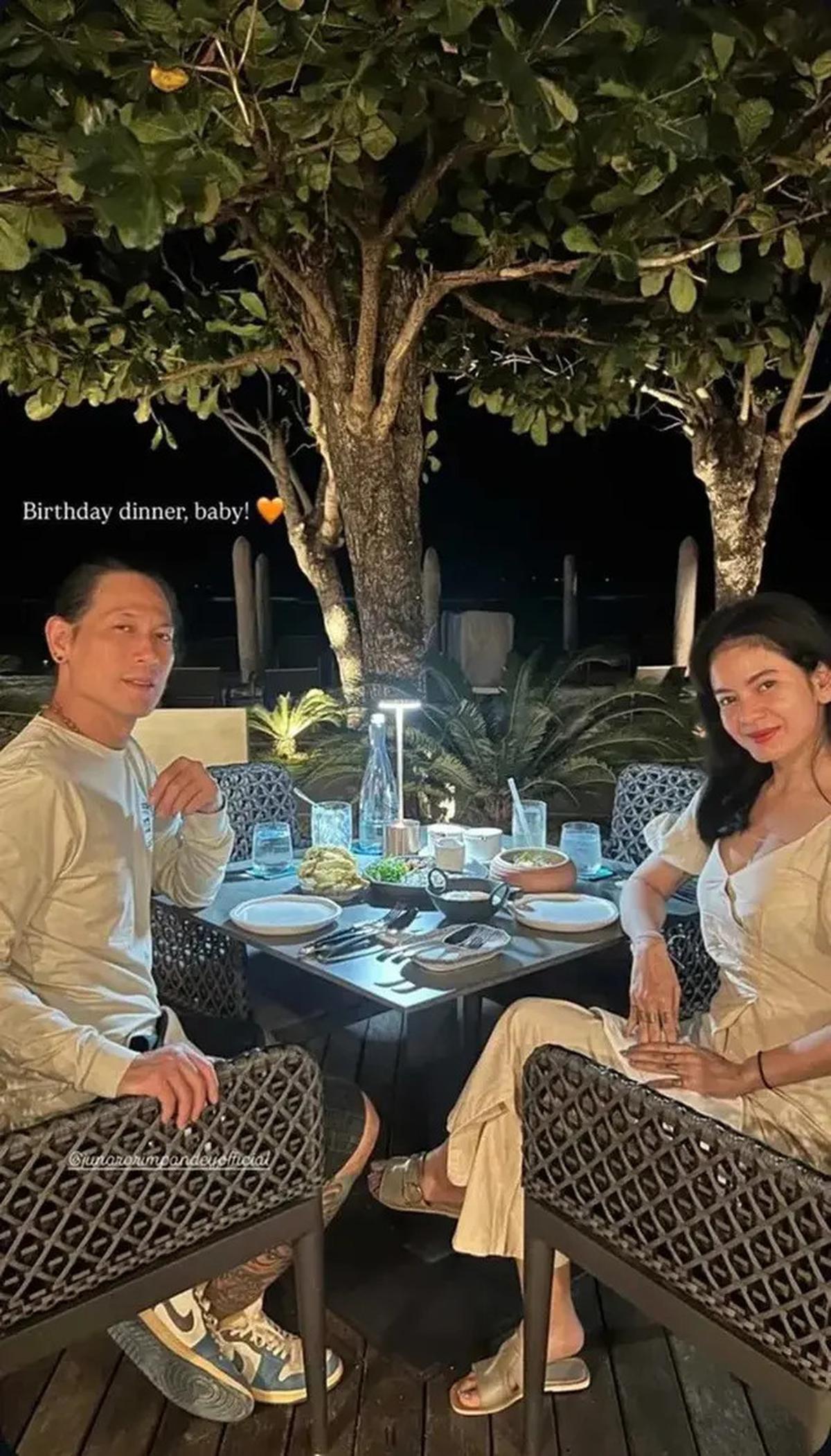 Foto-foto Penampilan Chef Juna di Usia 50 Tahun, Makin Berkharisma