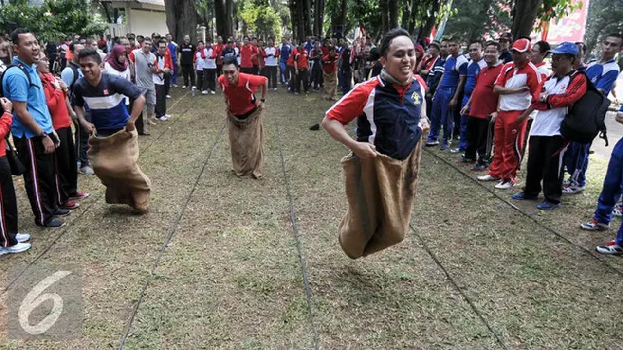 Ragam Lomba 17 Agustus Ibu-Ibu yang Penuh Gelak Tawa, Bikin Acara Semakin Meriah