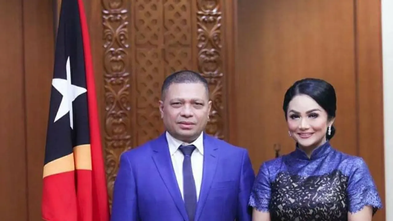 Krisdayanti dan Raul Lemos