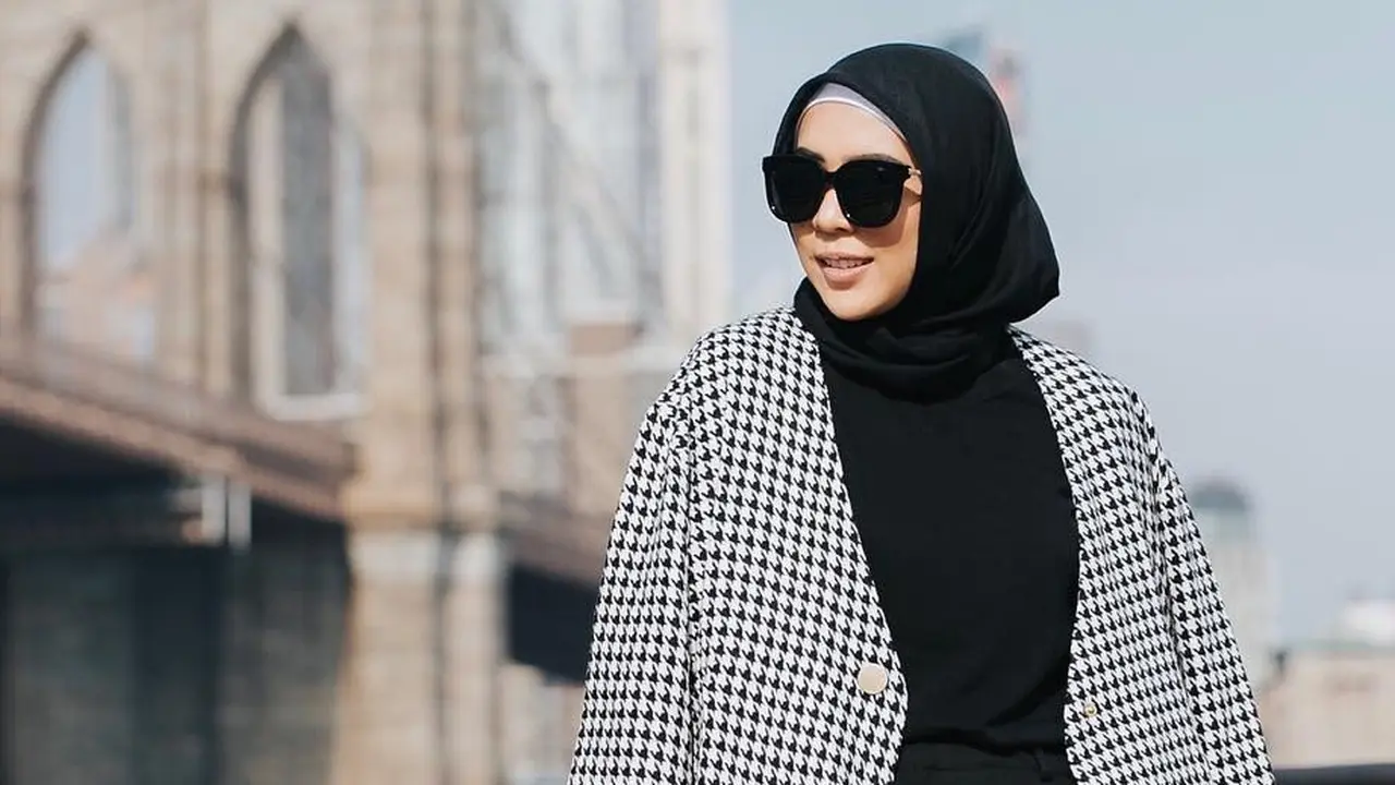 [Bintang] Fitri Tropica