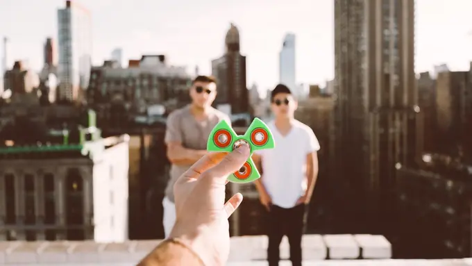 Cerdas, Ini Kisah Dua Remaja Pencetus Fidget