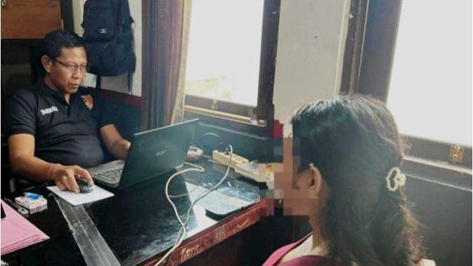 Pembeli Berubah Pencuri: Perempuan Ini Sikat Uang dan HP di Kios