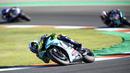 Pembalap MotoGP Valentino Rossi saat balapan MotoGP Valencia 2021 di Sirkuit Ricardo Tormo, Cheste, Spanyol, 14 November 2021. Tambahan enam angka dari seri ini mengangkat posisi Valentino Rossi pada klasemen akhir MotoGP musim ini. (AP Photo/Alberto Saiz)