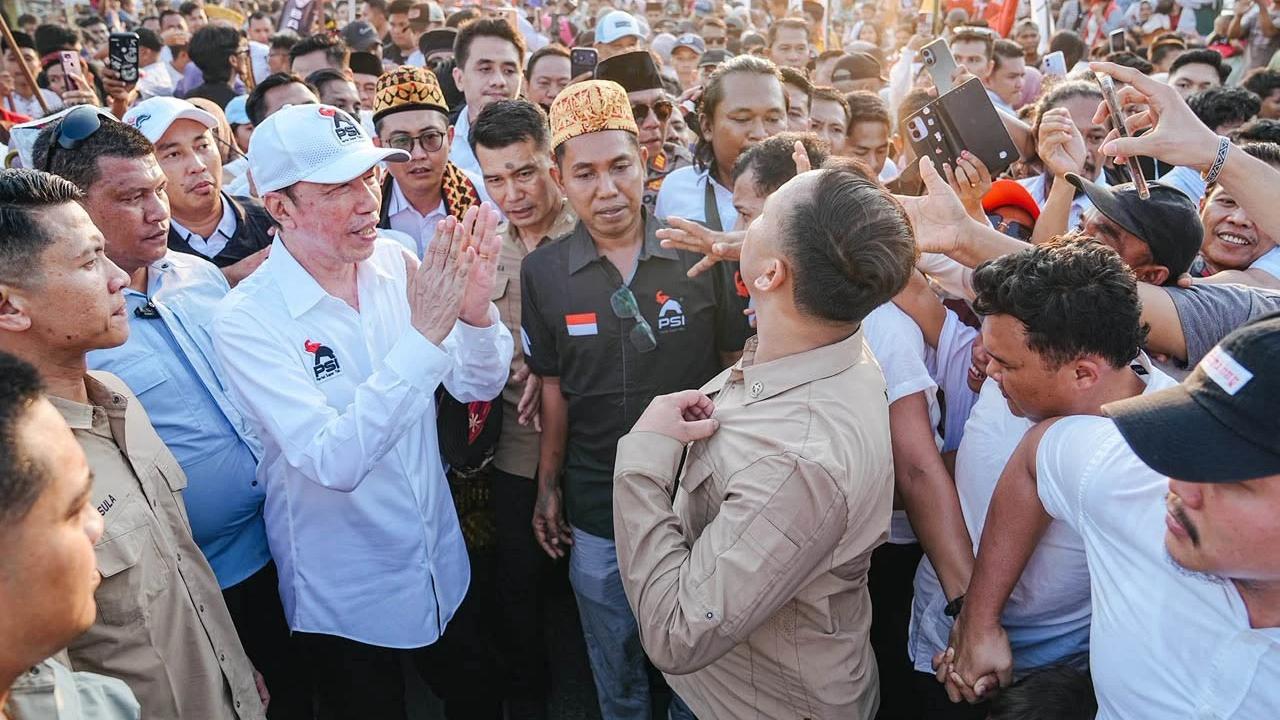 FOTO: Jokowi Hadiri Karnaval Gajah di Tulang Bawang