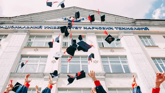 Sekolah/unsplash Vasily