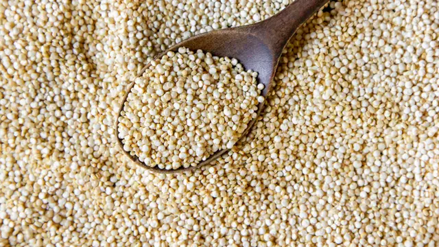 Ilustrasi Sup Quinoa dan Kacang Polong. [Dok/freepik.com/KamranAydinov]