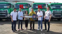Astra UD Truck melakukan serah terima 32 unit produk Quester Euro 5 kepada Tunas Rent dan BSA Logistics di kantornya yang berada di kawasan Sunter, Jakarta Utara. (ist)
