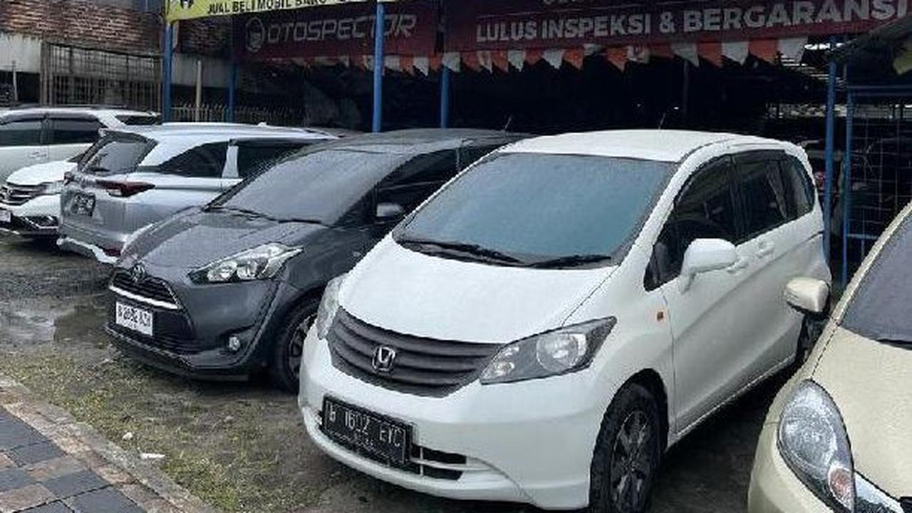 Lakukan pemeriksaan pada dokumen mobil