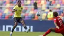 Pemain Ekuador, Justin Cuero (kiri) bersuaha mencetak gol ke gawang Fiji pada laga lanjutan Grup B Piala Dunia U-20 2023 di Santiago del Estero, Argentina, Sabtu, 27/05/2023. (AP Photo/Nicolas Aguilera)