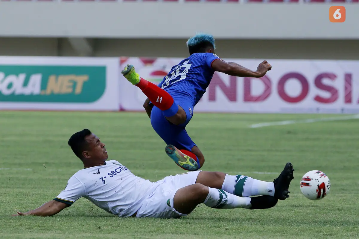 FOTO: Arema FC Tahan Imbang Persikabo 1973 1-1 dalam Partai Pembuka Piala Menpora 2021 - Wawan Febriyanto; Kushedya Hari Yudo