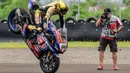 Sementara itu, sang Juara Dunia WSBK 2021, Toprak Razgatlioglu harus puas menempati posisi empat pada Race 2 WSBK Mandalika 2021. (AFP/Bay Ismoyo)