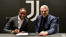 Denis Zakaria. Gelandang Swiss berusia 25 tahun ini baru didatangkan Juventus dari Borussia Monchengladbach di hari terakhir bursa transfer musim dingin 2021/2022 dengan mahar cuma 4,5 juta euro. Selama 4,5 musim di Gladbach ia total tampil 146 laga dengan torehan 11 gol dan 8 assist. (juventus.com)