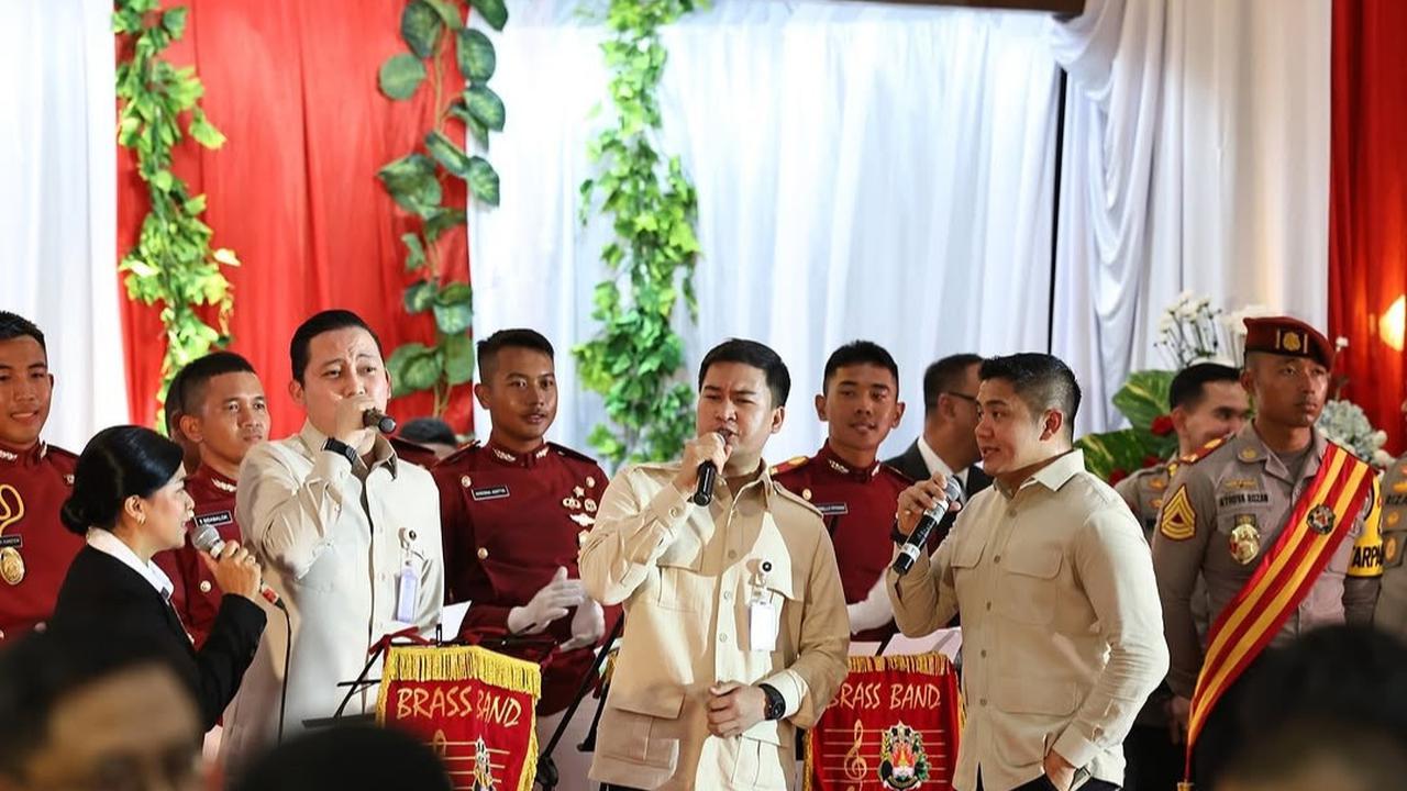 Penampilan Tiga Pemuda Tampan Kepercayaan Prabowo Curi Perhatian