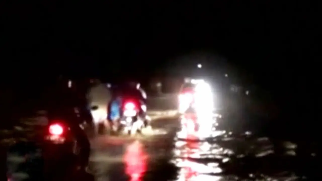 (Lip6 Malam) Jalan-Lamongan
