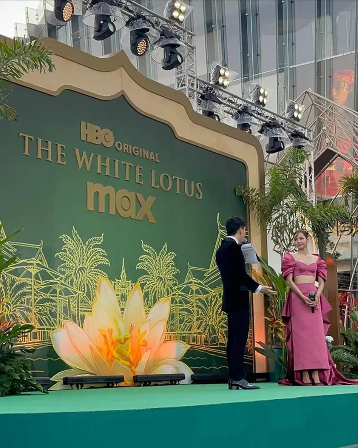 Vanesha Prescilla mencuri perhatian dengan pesona bak pengantin dalam gaun elegan berwarna putih. [@vaneshaass].