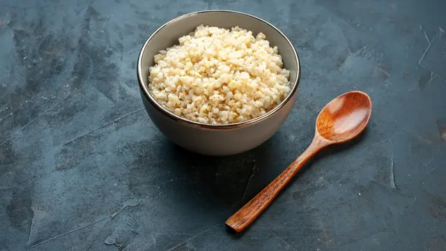 Ingin Sarapan Bebas Gluten tapi Bosan dengan Oatmeal? Berikut Resep Millet Porridge Gurih yang Praktis