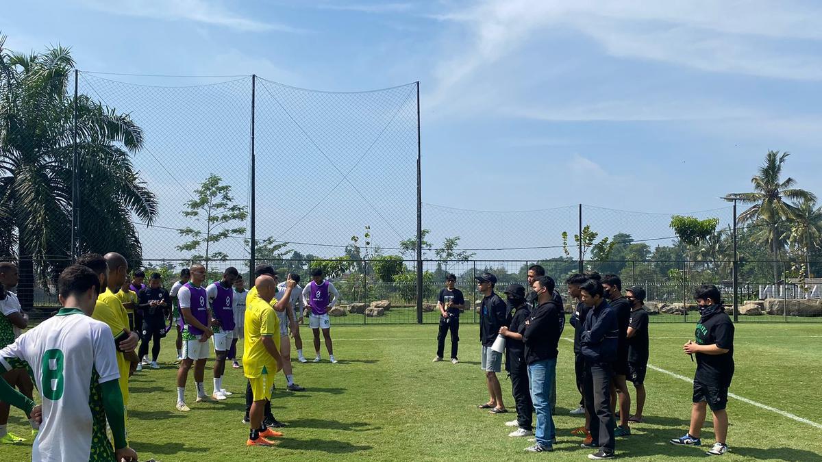 BRI Liga 1: Respons Pelatih PSS Sleman Mazola Junior soal Tuntutan Suporter