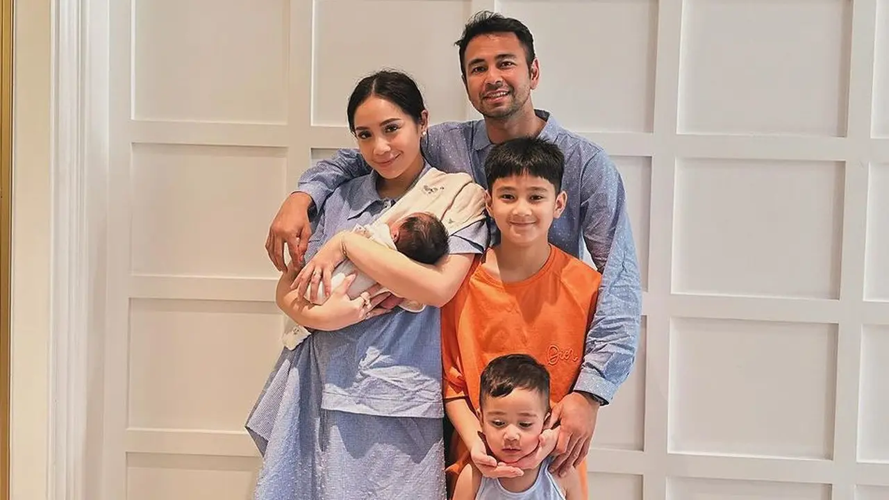 Raffi Ahmad-Nagita Slavina adopsi anak