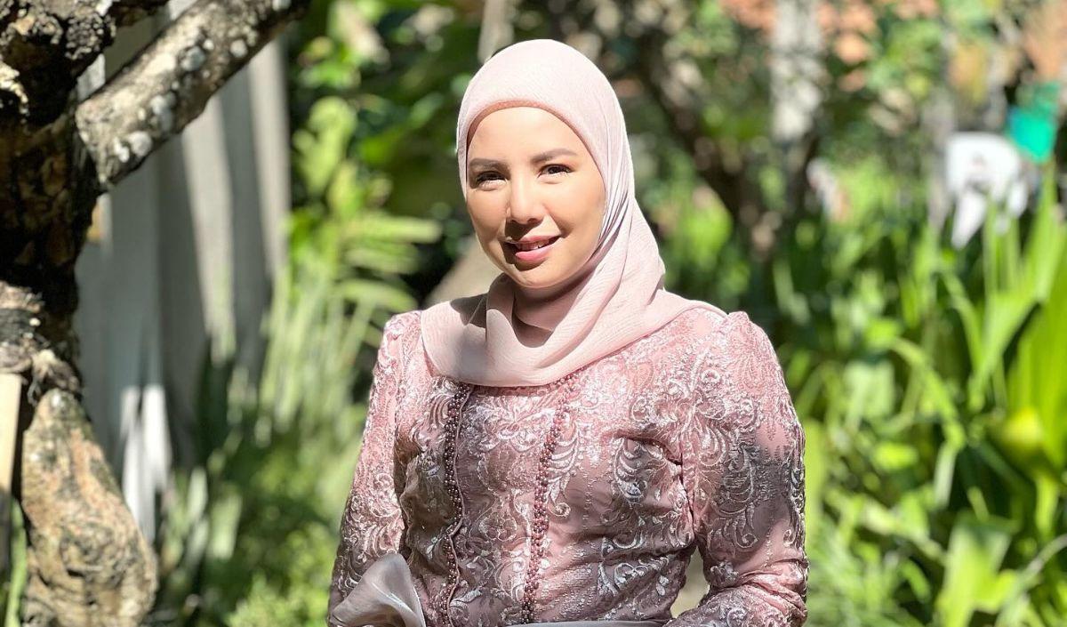 9. Tya Ariestya