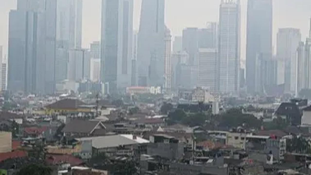 Pemerintah sendiri telah menjalin program kemitraan Indonesia dan Australia untuk perekonomian (Prospera) membuat detil studi mengenai pengentasan polusi udara.