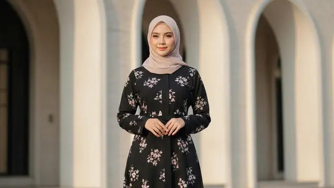 8 Model Gamis Abaya Hitam Terbaru, Fashion Simple yang Tampak Elegan