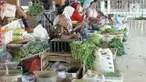 Tidak hanya daging ayam, harga jengkol dipasaran saat ini menembus angka 100 ribu per kilo. Di sejumlah pasar tradisional di kota Solo, Jawa Tengah.