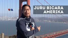 komika Pandji Pragiwaksono ditemui VOA awal bulan September di Golden Gate, salah satu jembatan paling terkenal di Amerika, yang terletak di San Francisco. Di sela-sela sesi foto-foto, dia sempat bercanda.