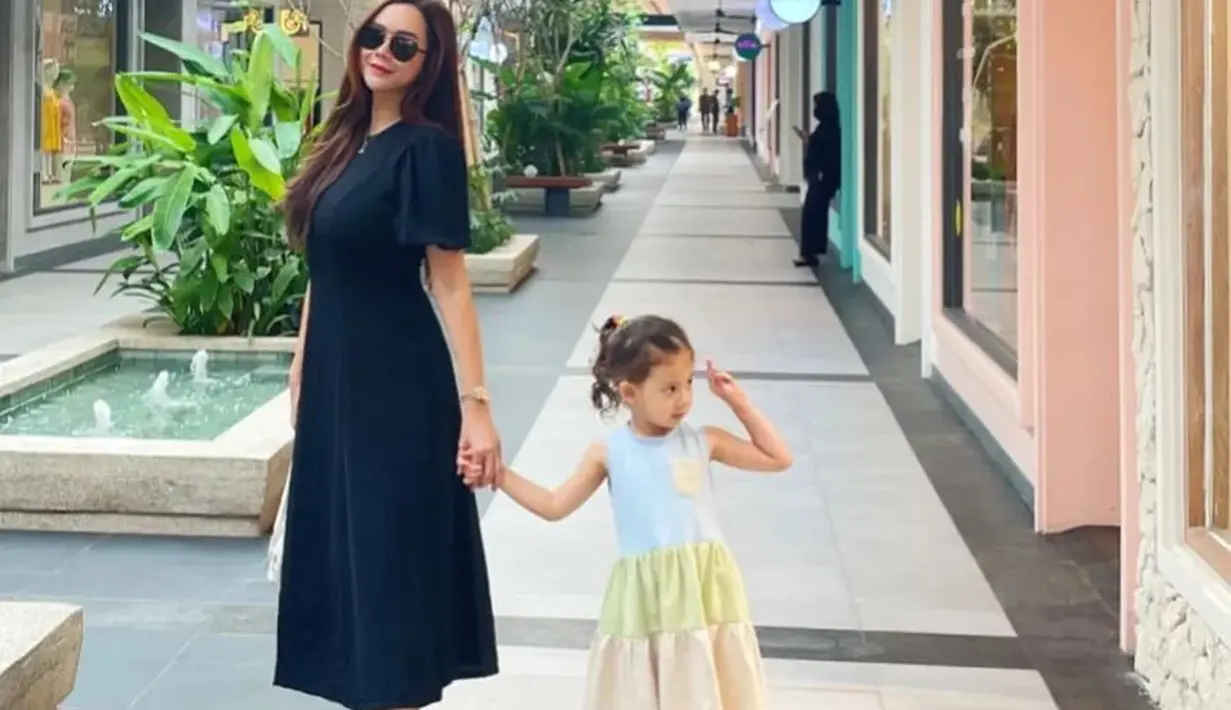 [Instagram/aurakasih]