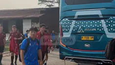 Timnas Vietnam telah tiba di Bogor dengan kekuatan nyaris penuh jelang menghadapi Timnas Indonesia pada laga lanjutan Piala AFF 2026. Kehadiran skuad terbaik menunjukkan keseriusan The Golden Star Warriors dalam menghadapi duel penting melawan Garuda.