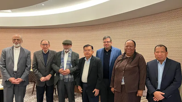 Wakil Presiden RI ke 10 dan 12 Jusuf Kalla (JK) saat menghadiri forum Retret Pemikiran London untuk Minoritas Muslim di London Inggris, Rabu 15 Januari 2025.